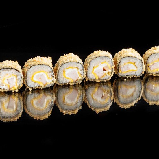 Темпура ролл с курицей и чеддером