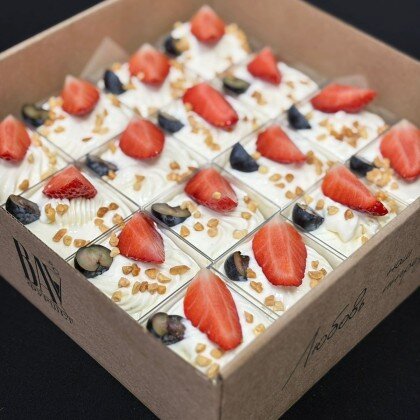 Бокс "Трайфл с клубникой"