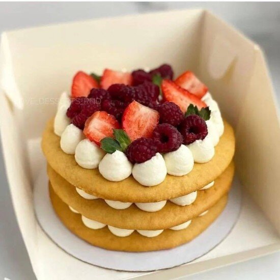 Бенто-торт Медовик с карамелью