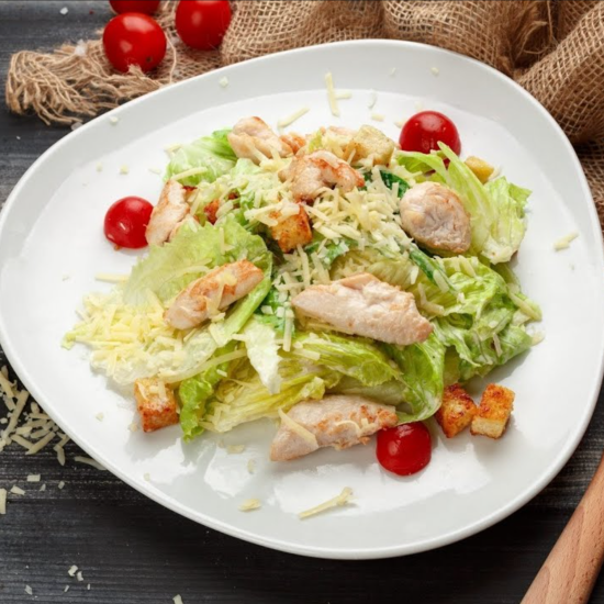 Салат «Цезарь с курицей»