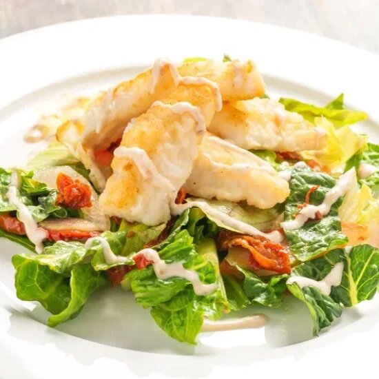 Салат с жареной треской