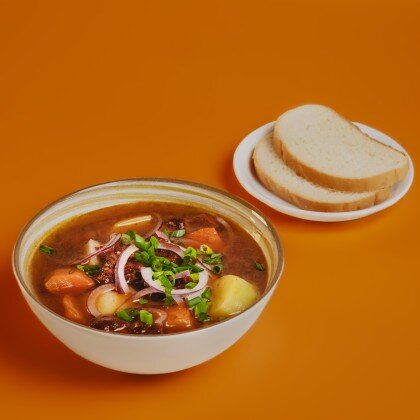 Шот ванг с хлебом (суп с говядиной и хлебом)