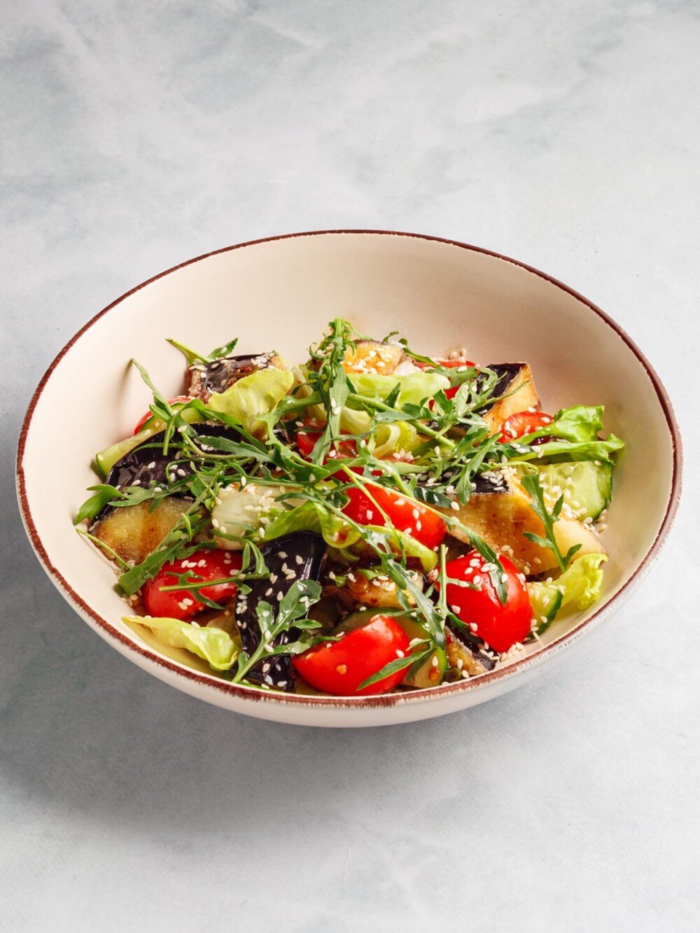 Салат с хрустящими баклажанами