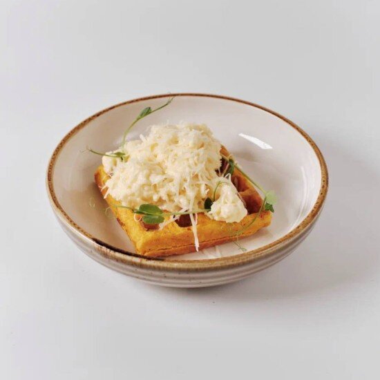 Картофельная вафля со скремблом