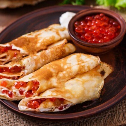 Блинчики с красной икрой и творожным сыром