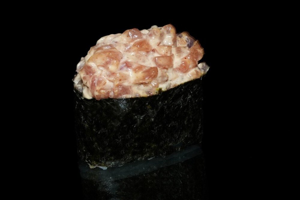 Гункан с тунцом