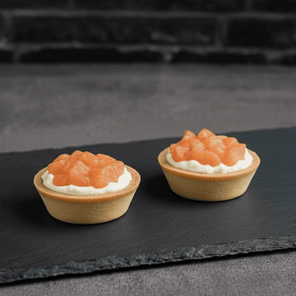 Тарталетки с лососем и сыром (2 шт)