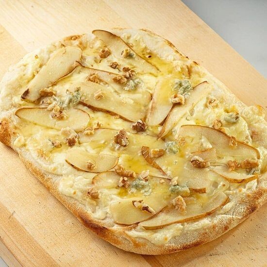 Пицца груша с горгонзолой