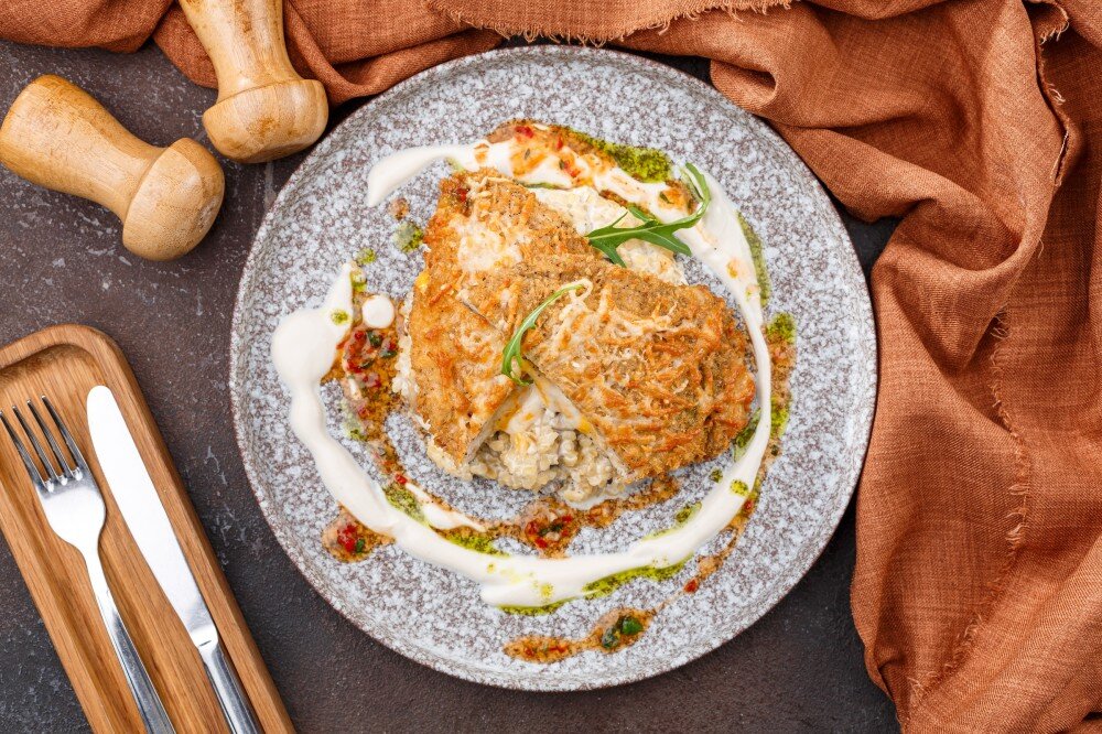 Шницель фаршированный сыром грибами булгуром