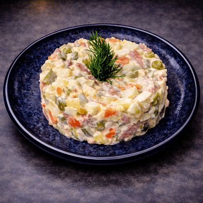 Салат «Оливье» с колбасой