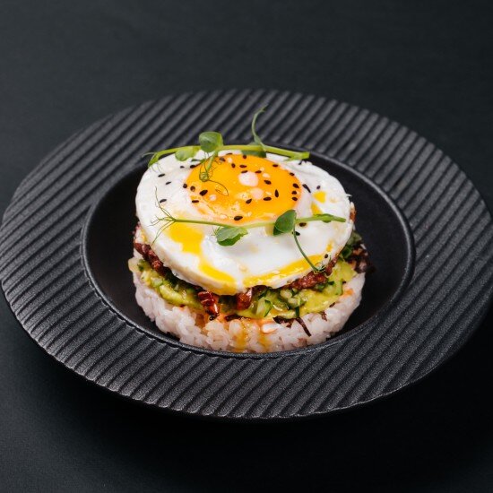 Японский завтрак с говядиной