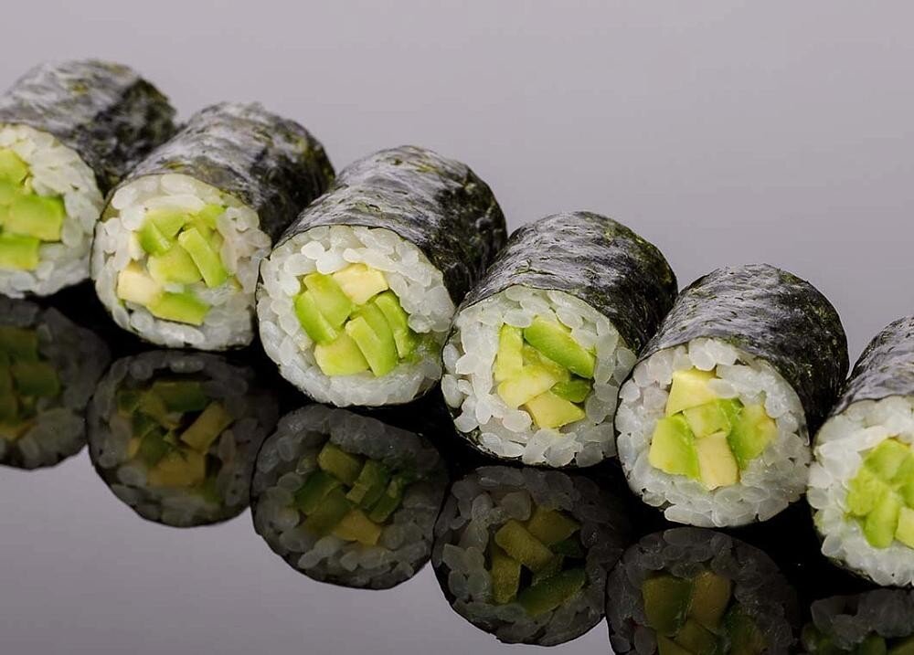 Ролл маки с авакадо