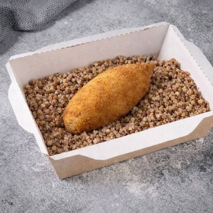 Гречка с котлетой по-киевски