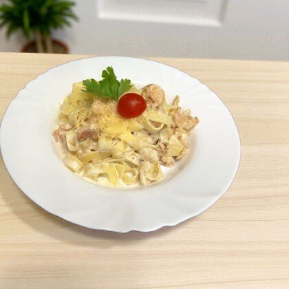 Тальятелле с креветками в сливочном соусе