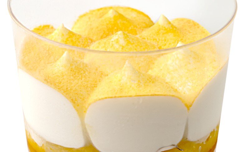 Пирожное в креманке Манго-маракуйя