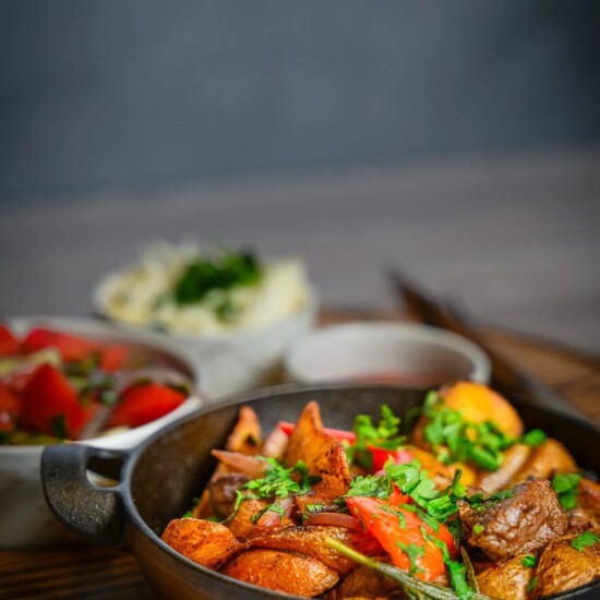 Жаркое с грибами и курицей