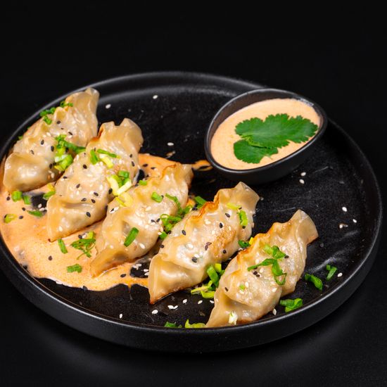 Дамплинги с соусом том-ям