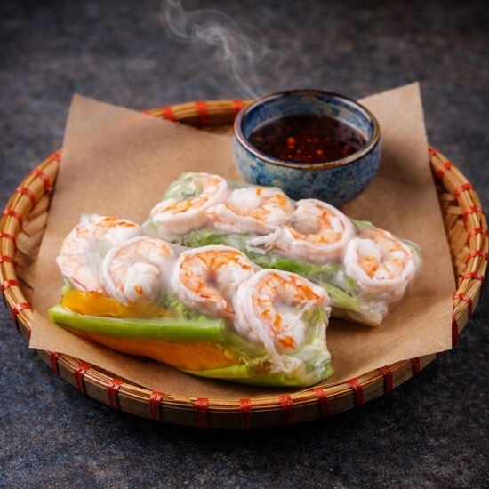 Гой Кван с креветками и манго