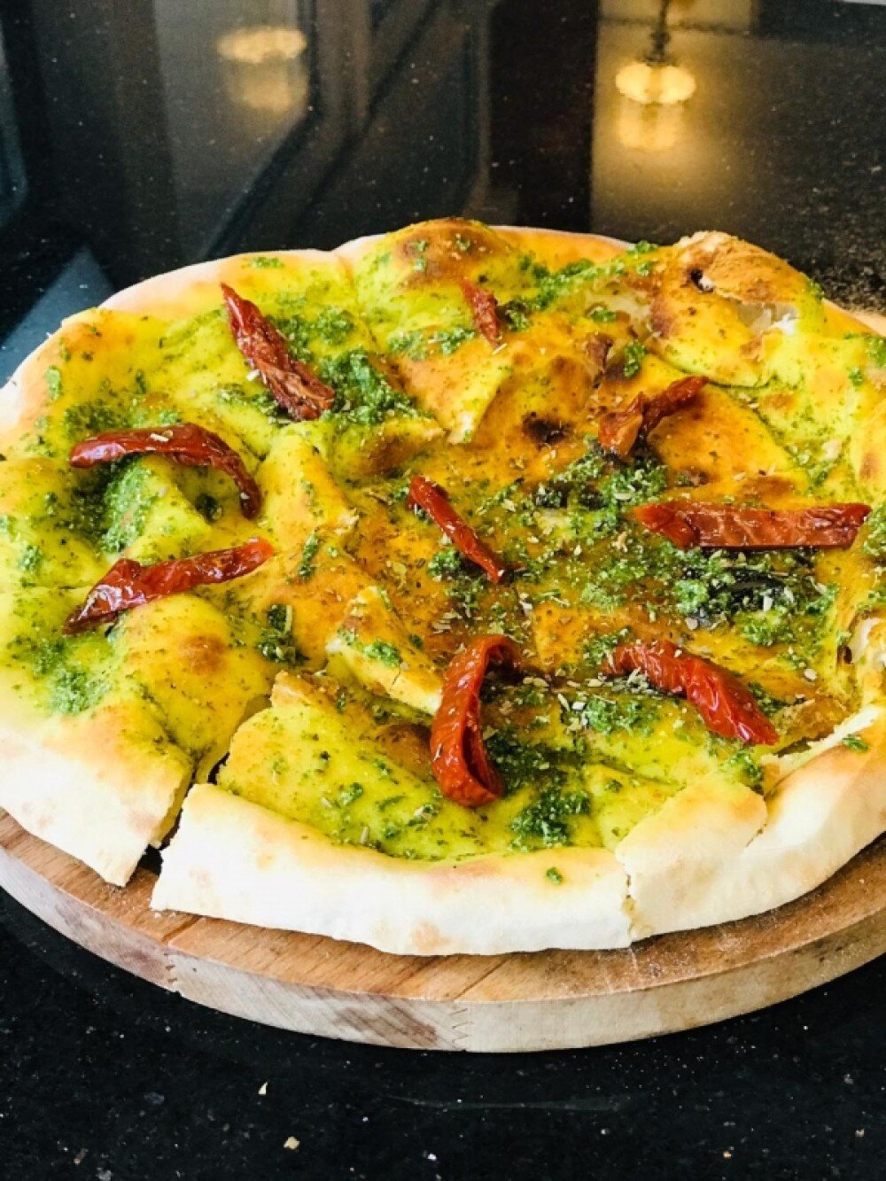 Фоккачча с вялеными томатами