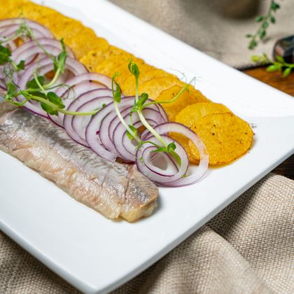 Селедочка с картофелем и луком