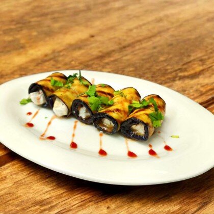 Рулеты из баклажанов с орехами кешью