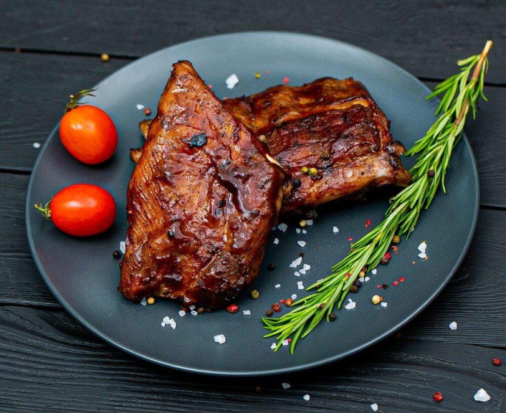 Ребра свиные,глазированные соусом BBQ