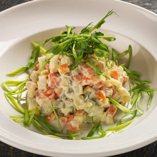 Салат «Оливье с лососем»