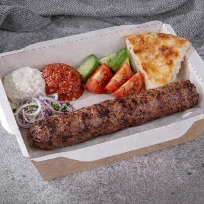 Люля говядина на тарелке