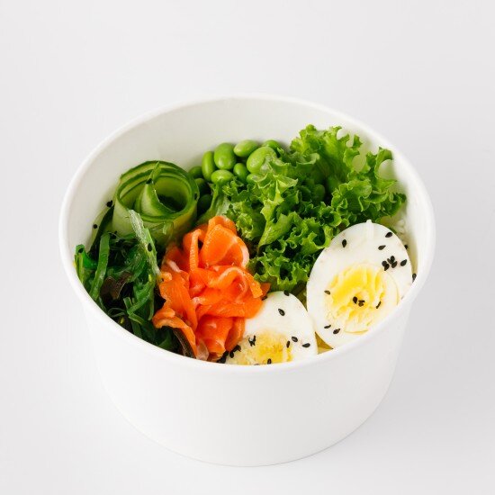 Боул с форелью и рисом