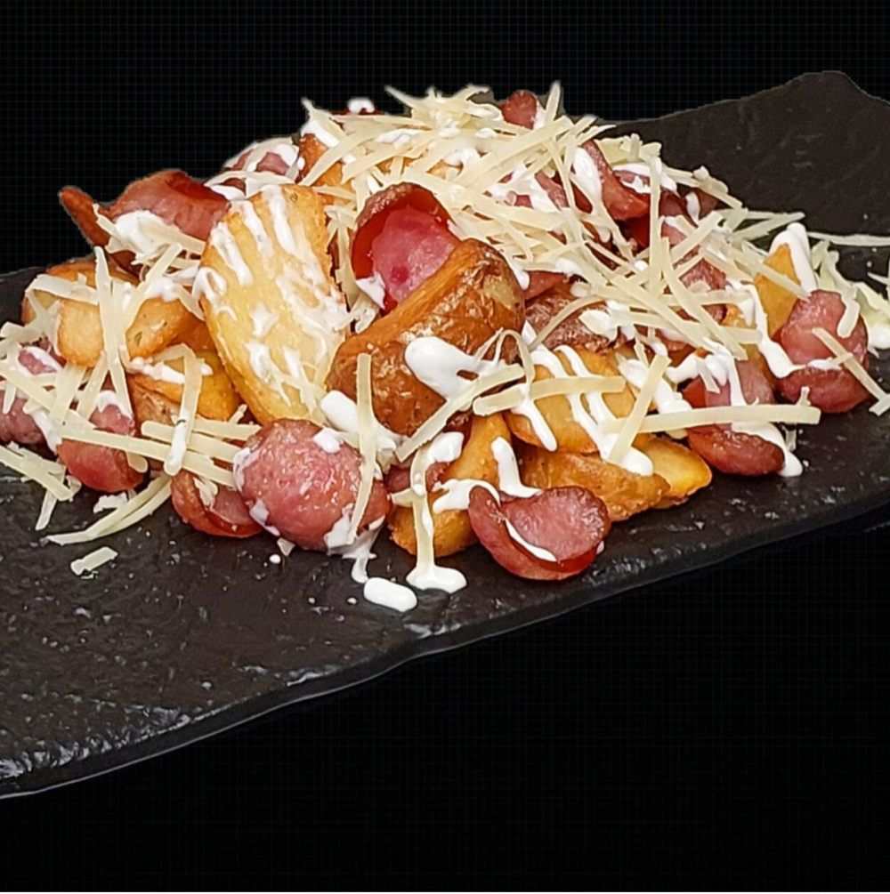 Картофель по-деревенски с колбасками