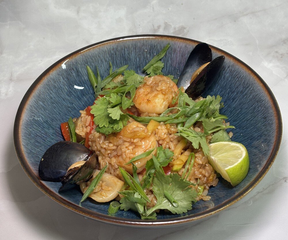 Рис по-тайски с морепродуктами