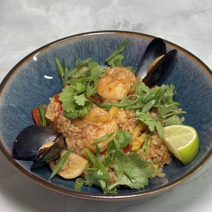 Рис по-тайски с морепродуктами