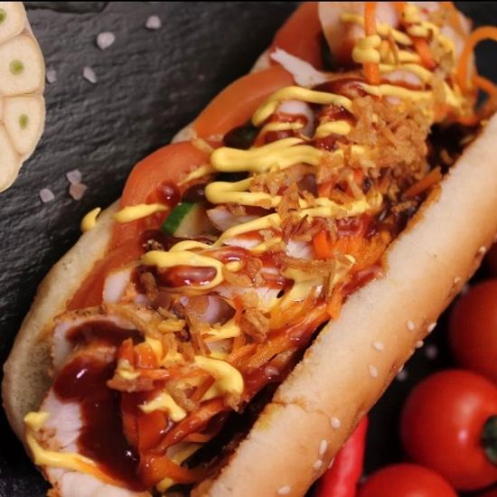 Хот-дог с говяжьим кебабом