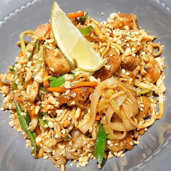 Пад тай с курицей и креветками