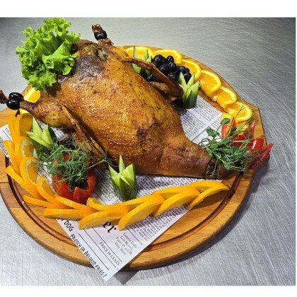 Утка фаршированная  рисом,курагой,айвой