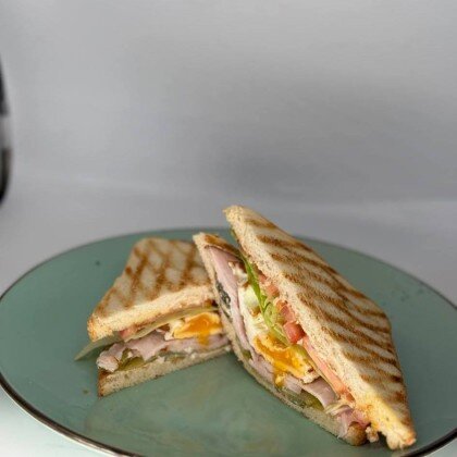 Сэндвич с карбонадом и яйцом