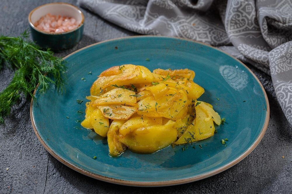 Картофель, жаренный по-домашнему