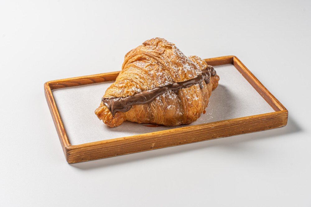 Круассан с шоколадной пастой