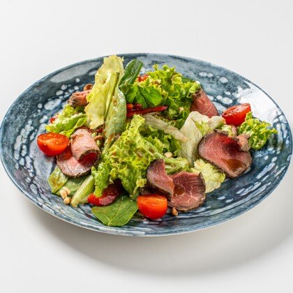 Салат с ростбифом