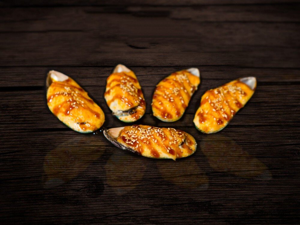 Мидии запечённые под соусом моцарелла