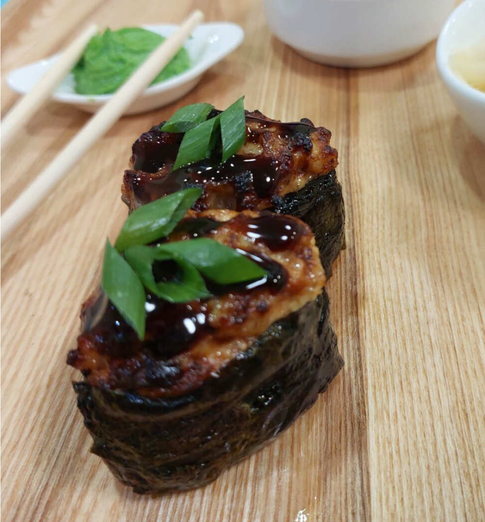 Суши Гункан с угрем