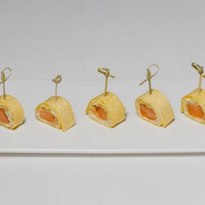 Канапе "АНТИПАСТИ С ЛОСОСЕМ"