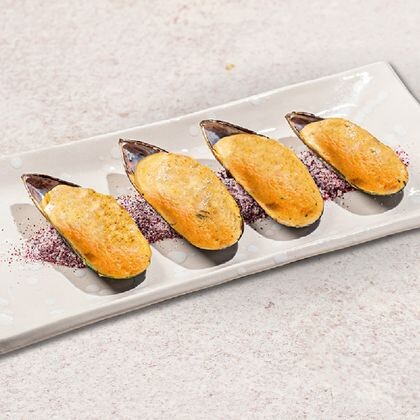 Мидии запеченные под сырным соусом