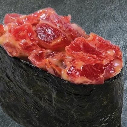 Суши острая с тунцом