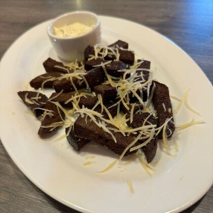 Гренки с чесночным соусом