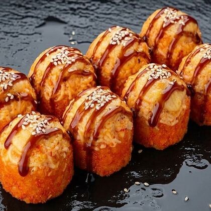 Запеченный ролл Маасдам снежный краб