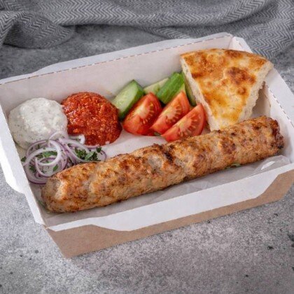 Люля куриные на тарелке