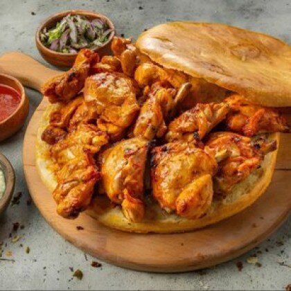 Шашлык в тандырной лепешке из курицы