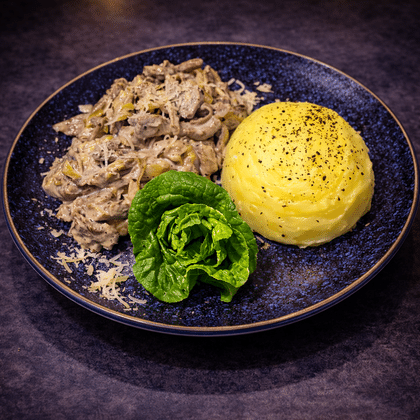 Бефстроганов с белыми грибами и
картофельным пюре