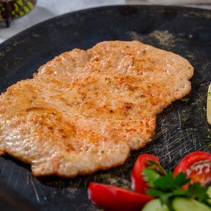 Отбивная из филе индейки с гарниром